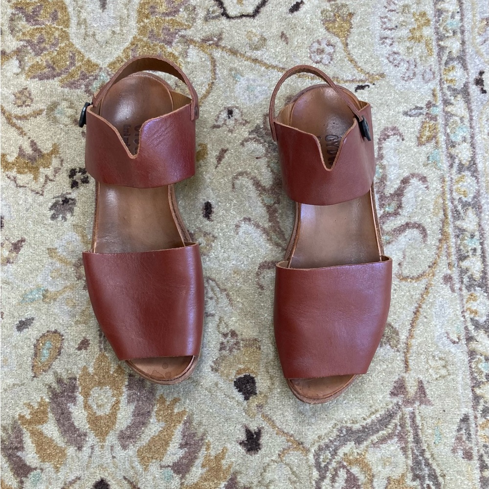 Cydwok handmade leather sandals